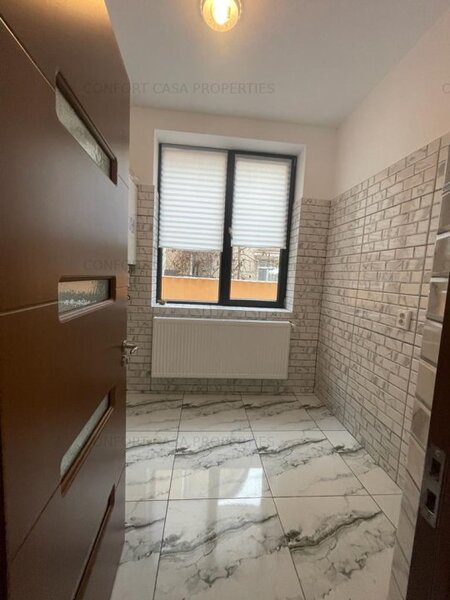 Vitan Mall, adiacent Piata Alba Iulia, 5 camere