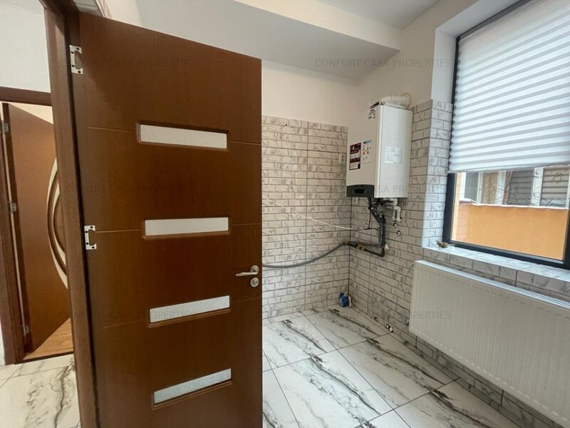 Vitan Mall, adiacent Piata Alba Iulia, 5 camere