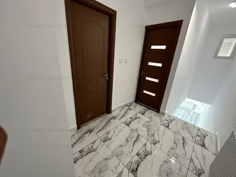 Vitan Mall, adiacent Piata Alba Iulia, 5 camere