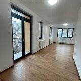 Vitan Mall, adiacent Piata Alba Iulia, 5 camere